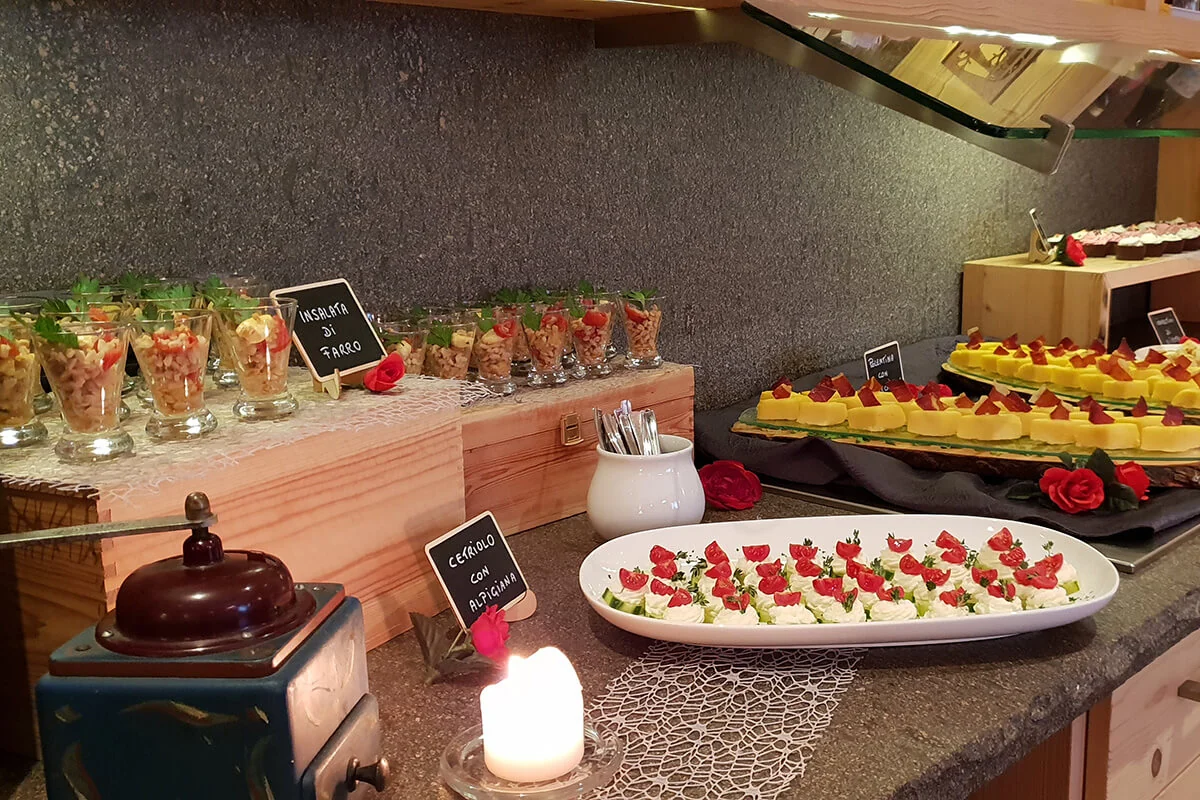 Buffet preparato dal ristorante Hotel Azola